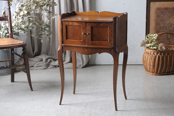 ② フランスベッド ヨーロピアン クラシカル ナイトテーブル