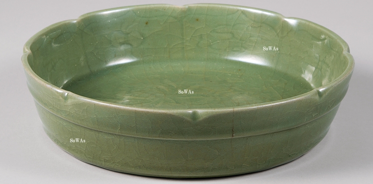 中国 龍泉窯 青磁 陰刻 花文 鉢 M R8813 中国 龍泉窯 青磁 陰刻 花文