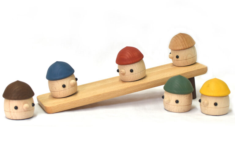 国産木製玩具「どんぐりころころ」の魅力をご紹介♪】 - こまむぐ