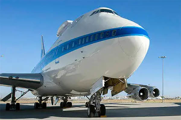 極異質ルックス！「エンジン5発の激短ジャンボ機」とは レア機中のレア
