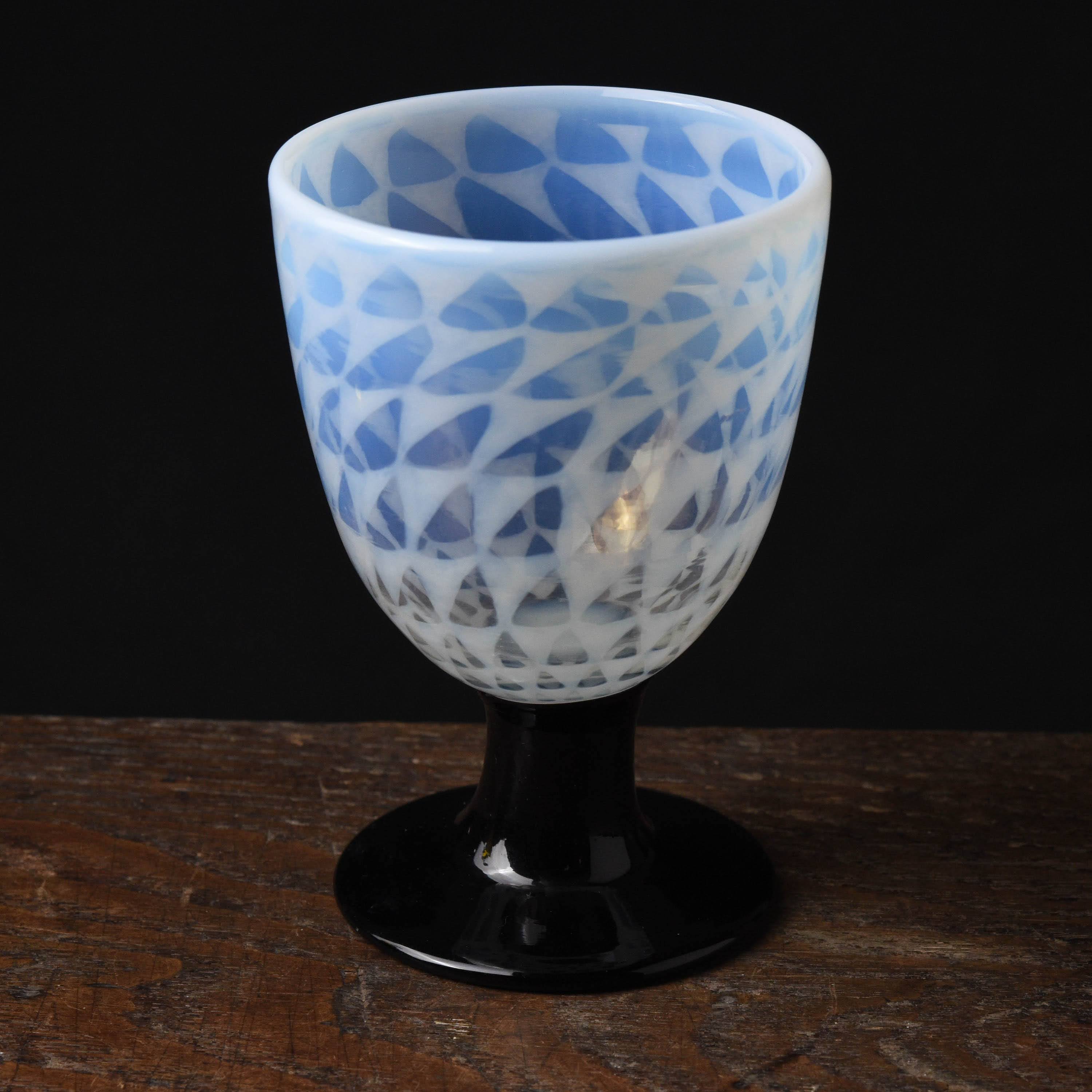 氷コップ大正和ガラス乳白透かし鱗文なつめ型黒脚