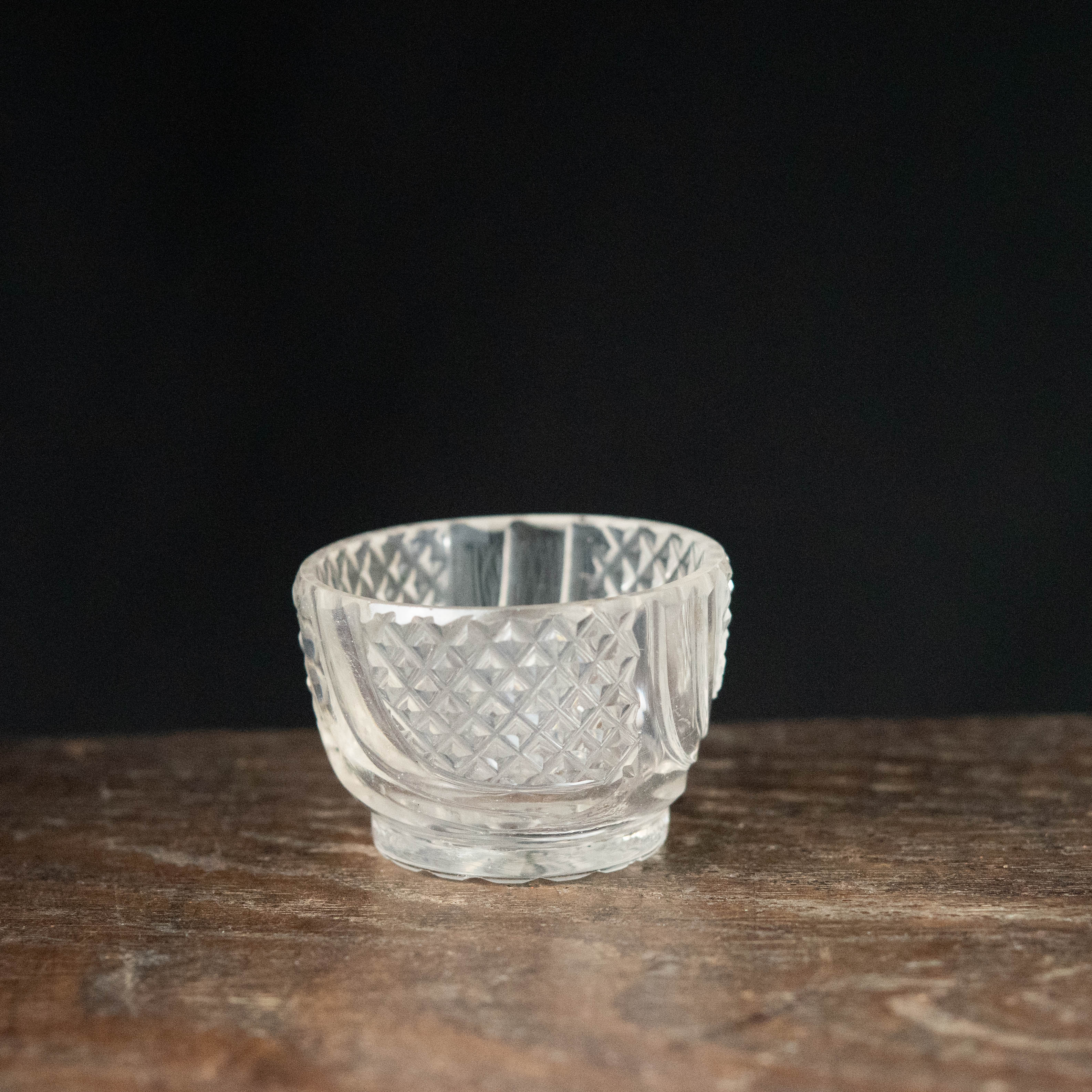 ガラス :: 曲線と魚子文 切子 ギヤマン ガラス盃 | COTTOU.JP 骨董の