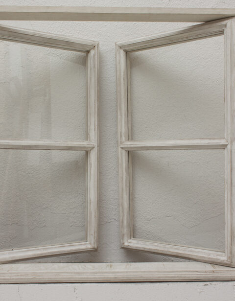 アンティーク窓(ガラス入り開閉タイプ) | Crafty（クラフティ）| 撮影