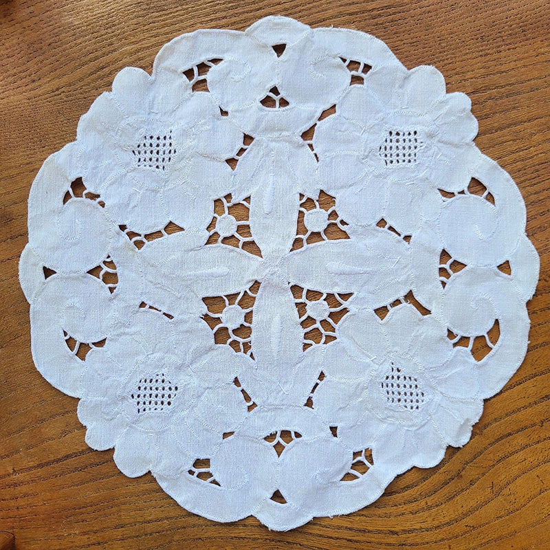 カットワーク刺繍 白 ドイリー ホワイトワーク フランス
