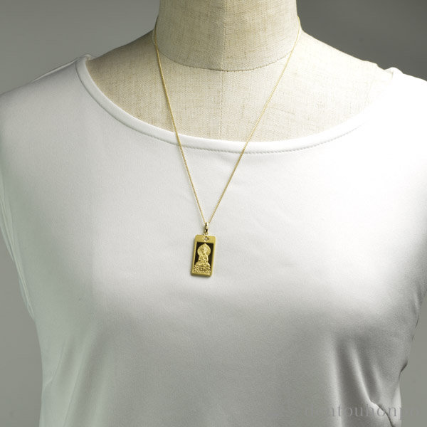 送料無料】 純金製 仏様お守りペンダント 釈迦如来 K18チェーン付