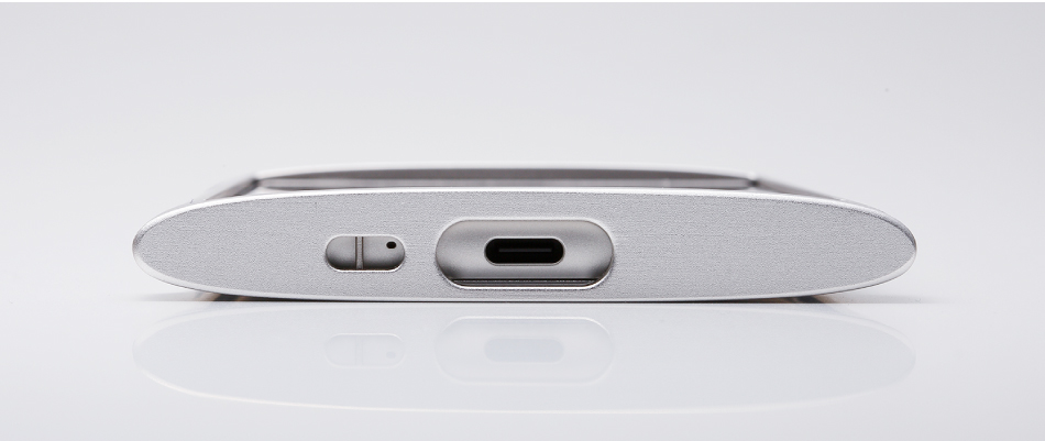 CLEAVE Aluminum Bumper Chrono for Xperia XZ1