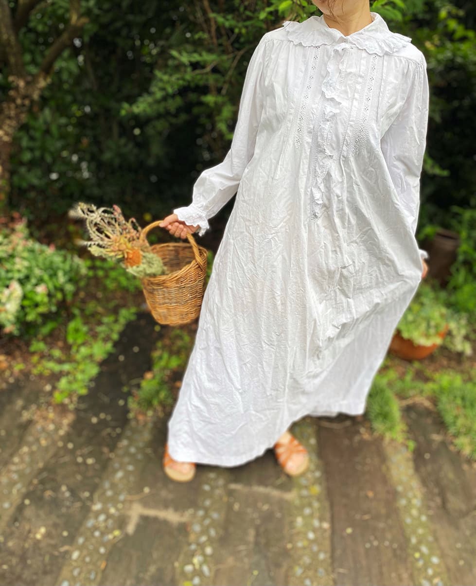 フランスアンティークナイトドレス