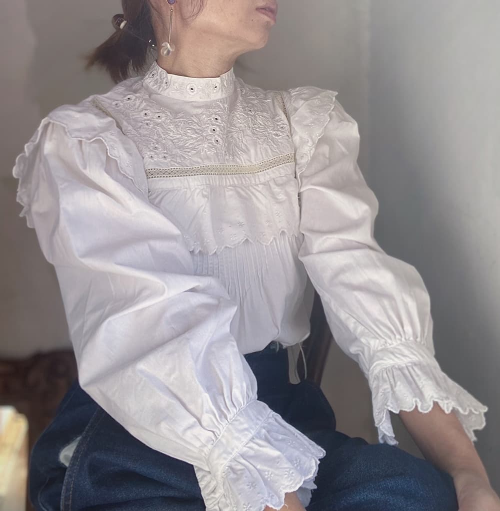 ヴィンテージ刺繍レースブラウス