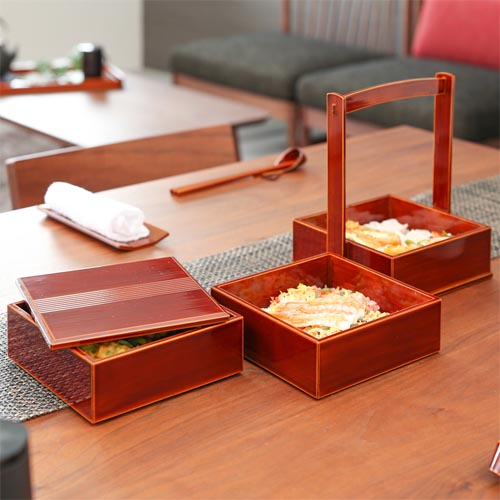 美品 伝統工芸 飛騨春慶塗 手提げ三段重 箱付き 天然木 漆器 お