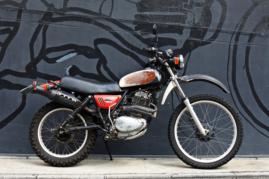 オフロードに特化したバイク「VMX（ヴィンテージモトクロス）」って