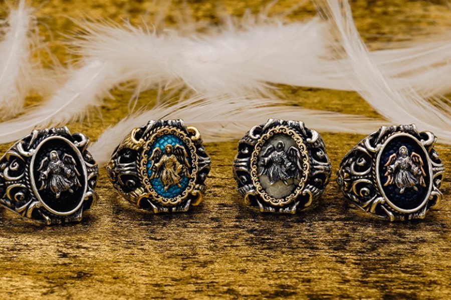 創設者への敬意を込め「LEATHERS AND TREASURES」が新作リングと