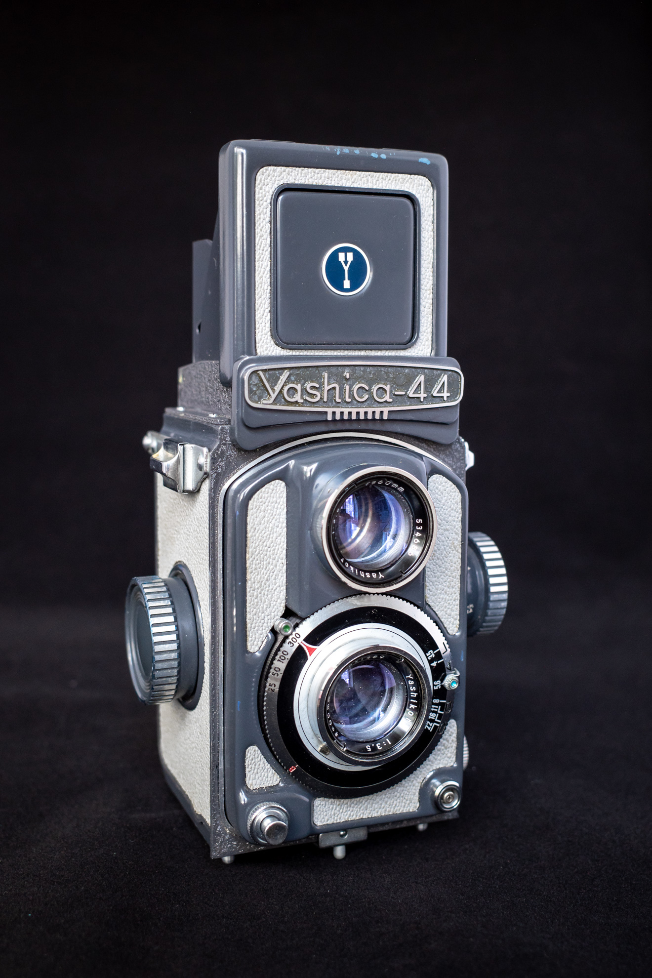 YASHICA-44 高品質 二眼レフカメラ ヤシカ □ ヤシカ Yashica-44 二眼