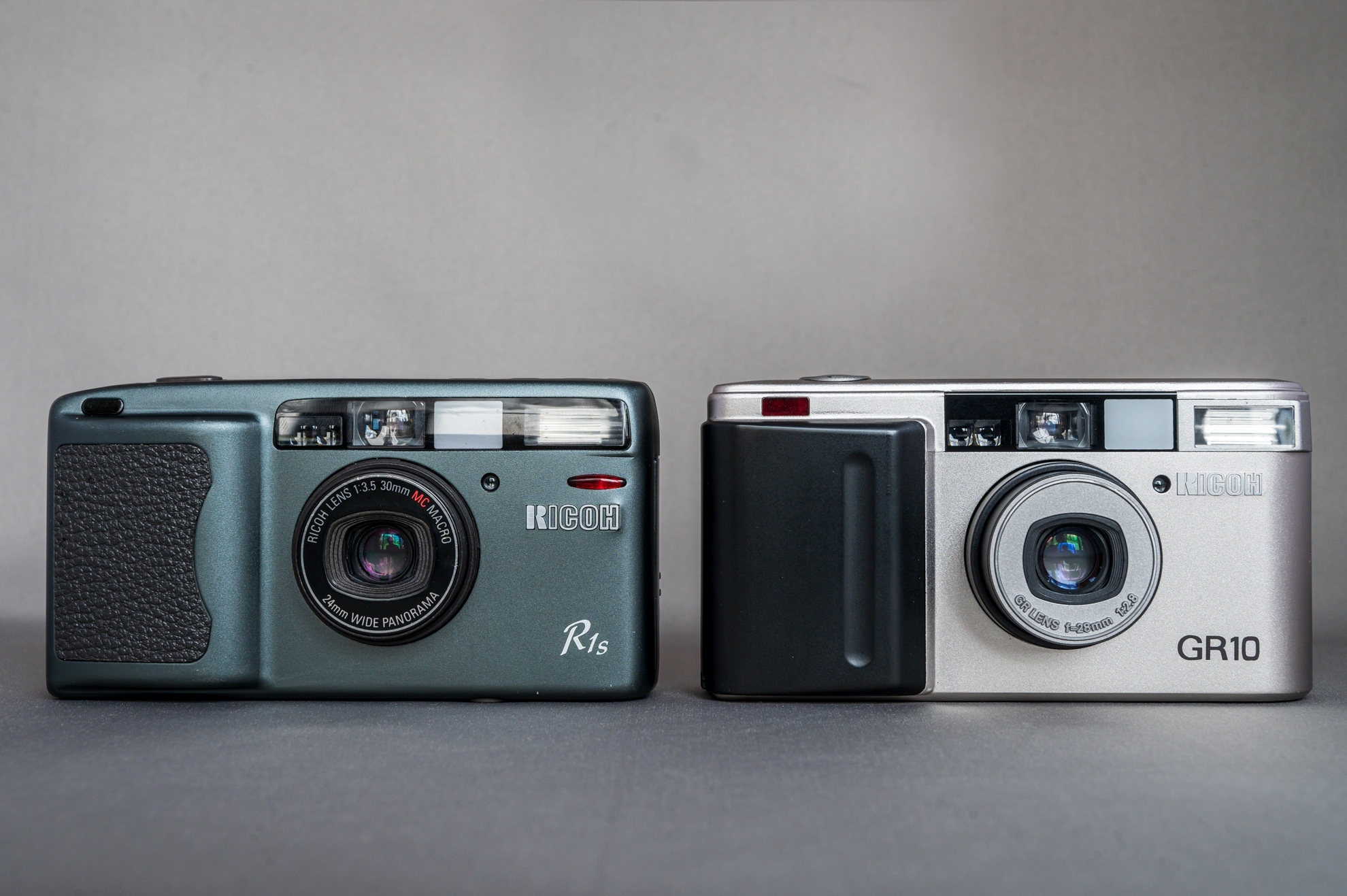 動作品 美品】RICOH R1s フィルムカメラ ケース付き 一部ワケアリ