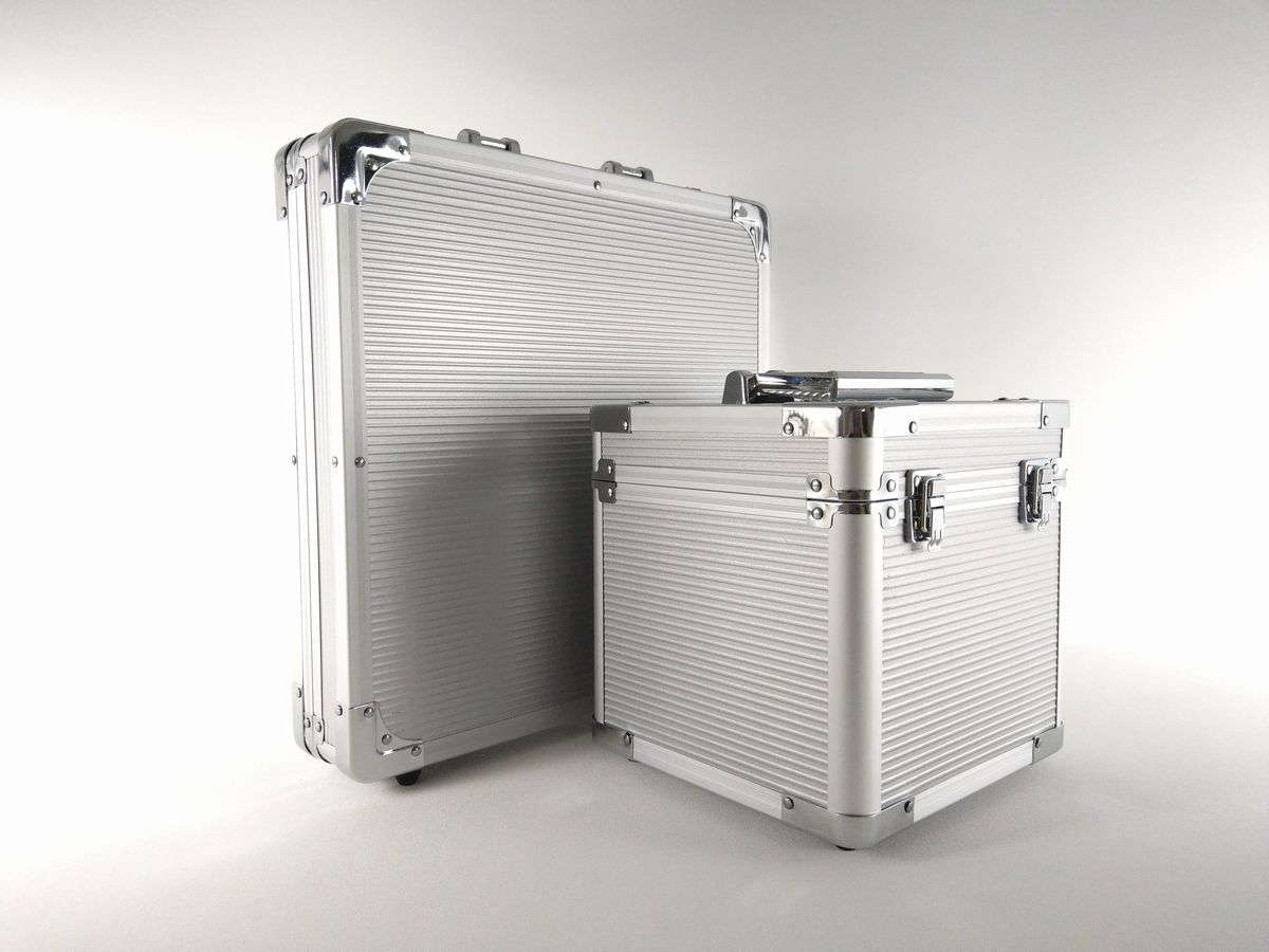 美品 レコード用収納 ハードケース アルミ製LP50-60枚収納DJ No.1