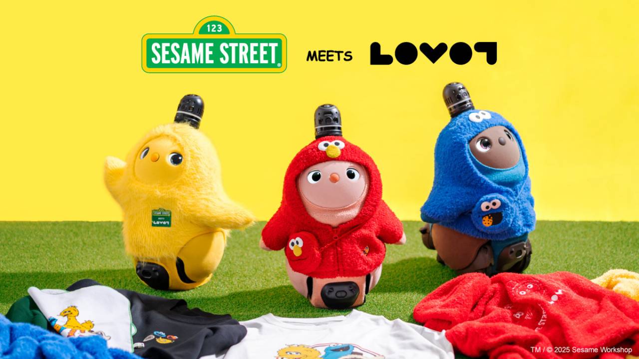 ピヨピヨ】ラボット エルモ セサミストリート ウェア LOVOT」と