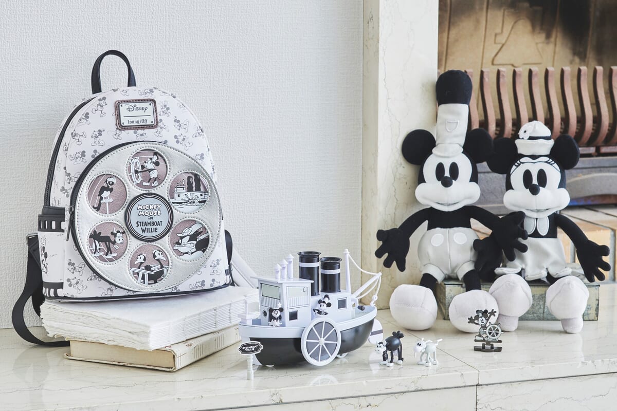 第1弾は『蒸気船ウィリー』！ディズニーストア「Disney100 Decades