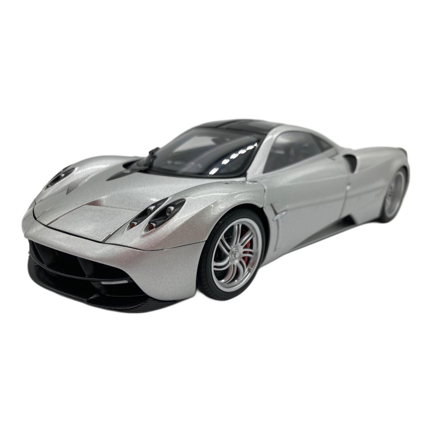 AUTOart (オートアート) シルバー 1/18 PAGANI Huayra（パガーニ