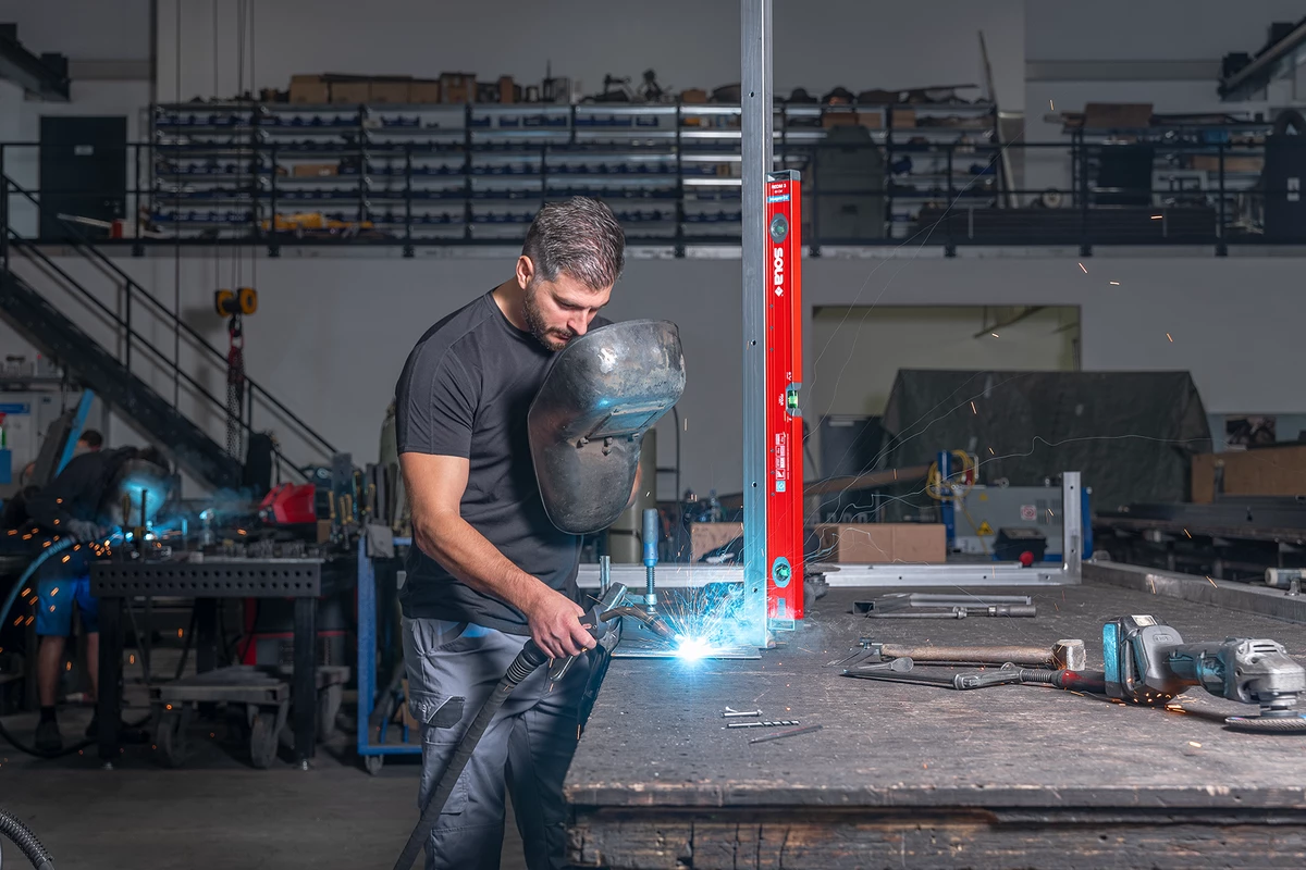 ソラ マグネティック アルミボックス水平器 全長60cm RedM 3 60