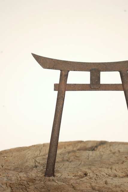 鉄の鳥居 M174｜骨董店 のびる 古美術 骨董 和風建具 蔵戸 買取のご相談