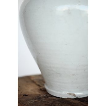 古伊万里、白磁、壺、 共葢、箱付き。 古伊万里、白磁、壺、 共葢、箱