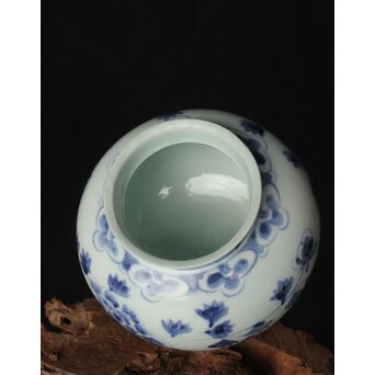 李朝染め付け牡丹文様小丸壺/分院窯