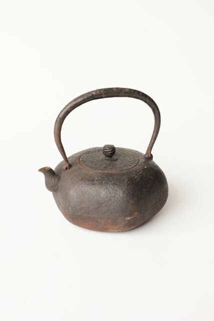 小泉仁左衛門 亀甲型 鉄瓶/湯沸 M439｜骨董店 のびる 古美術 骨董 和風