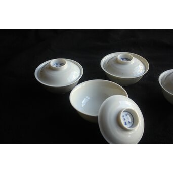古伊万里 白磁蓋茶碗 4客 P590｜骨董店 のびる 古美術 骨董 和風建具