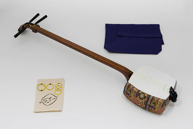 長唄三味線】細棹／皮破れあり・現状品／バチ・指掛け・替え糸付き／練習用