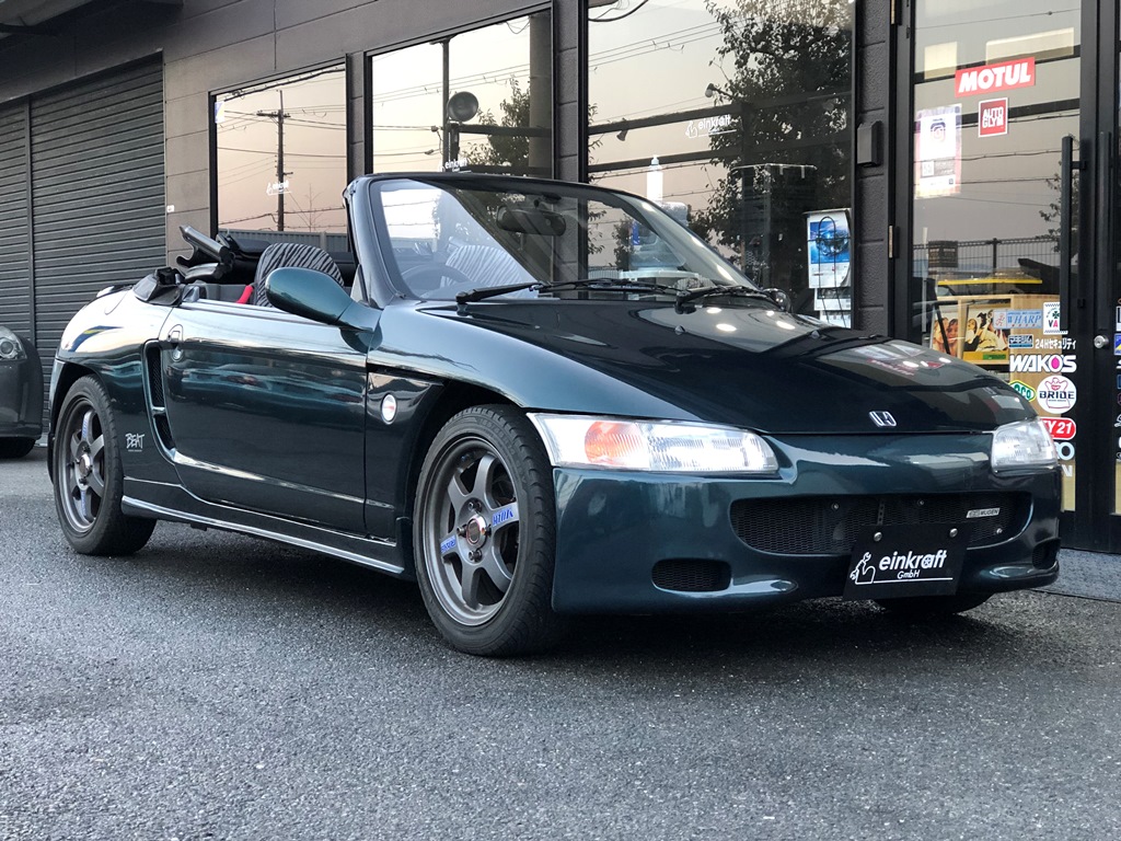 ホワイトオープンカー 2人乗り日本未発売bratz 廃版 スポーツカー