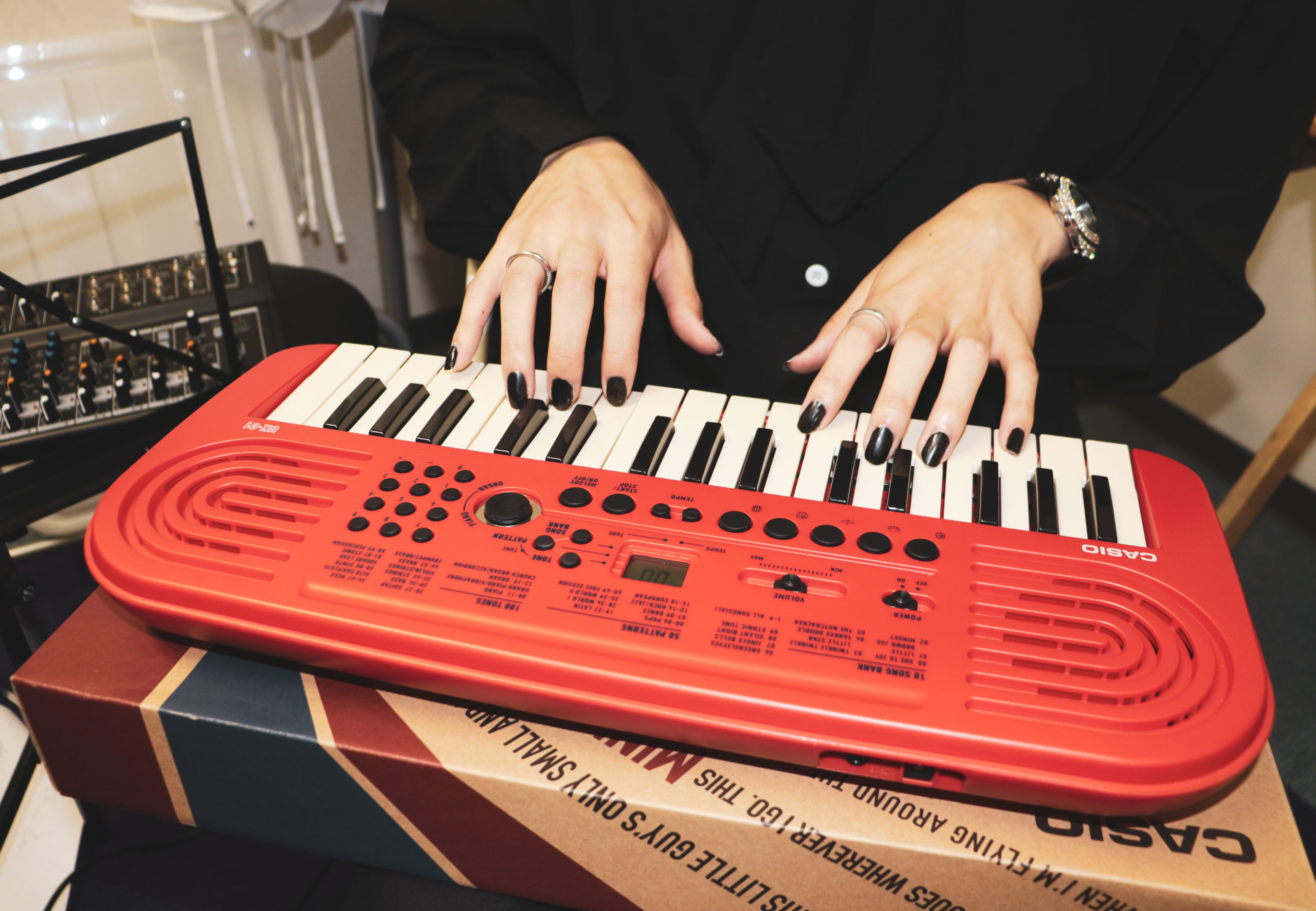 CASIO カシオ 32ミニ鍵盤 電子キーボード UK-01 ミニキーボード Amazon