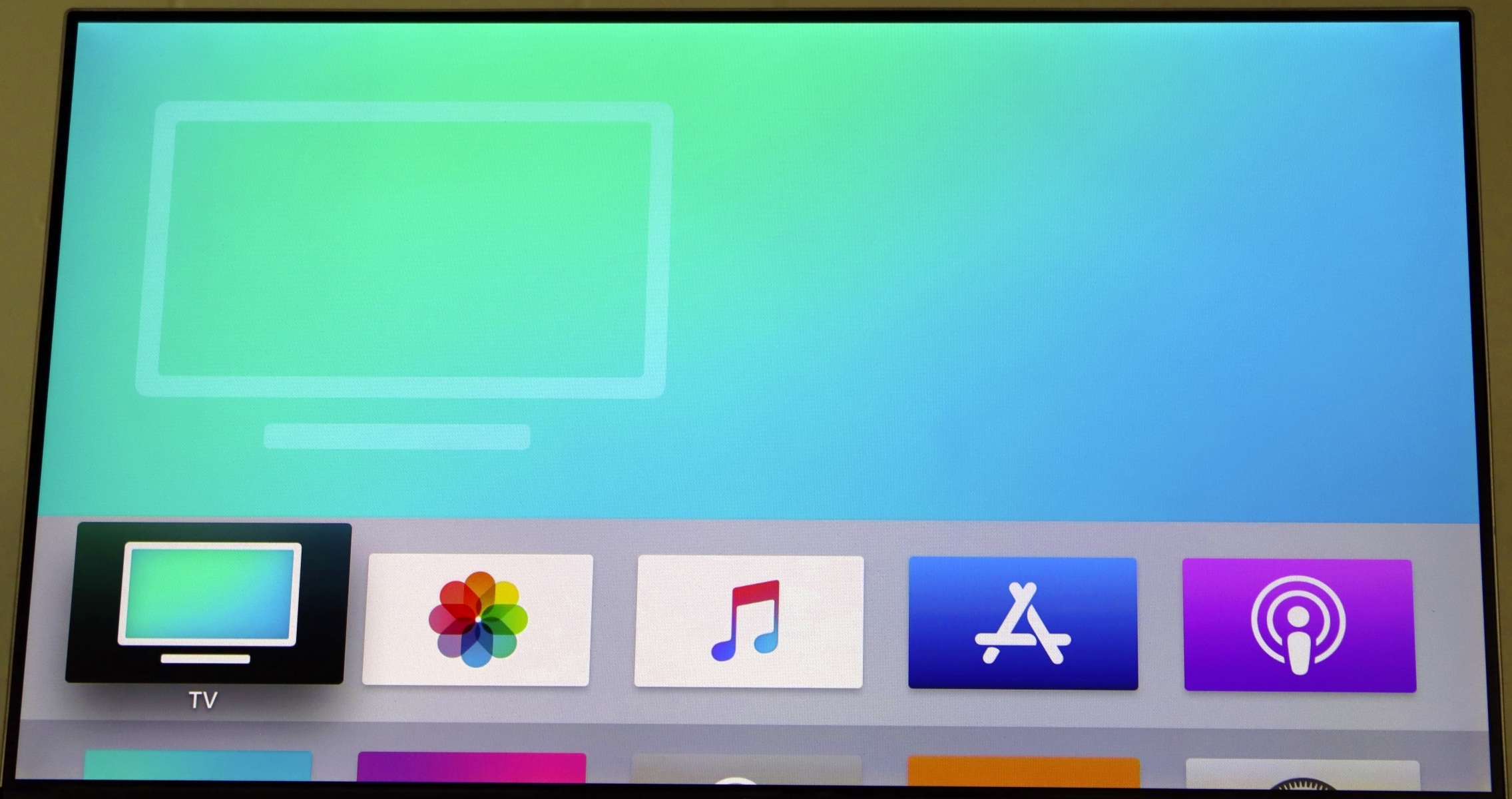 Apple TV HD 4th Gen A1625 Media Streaming Box with Remote