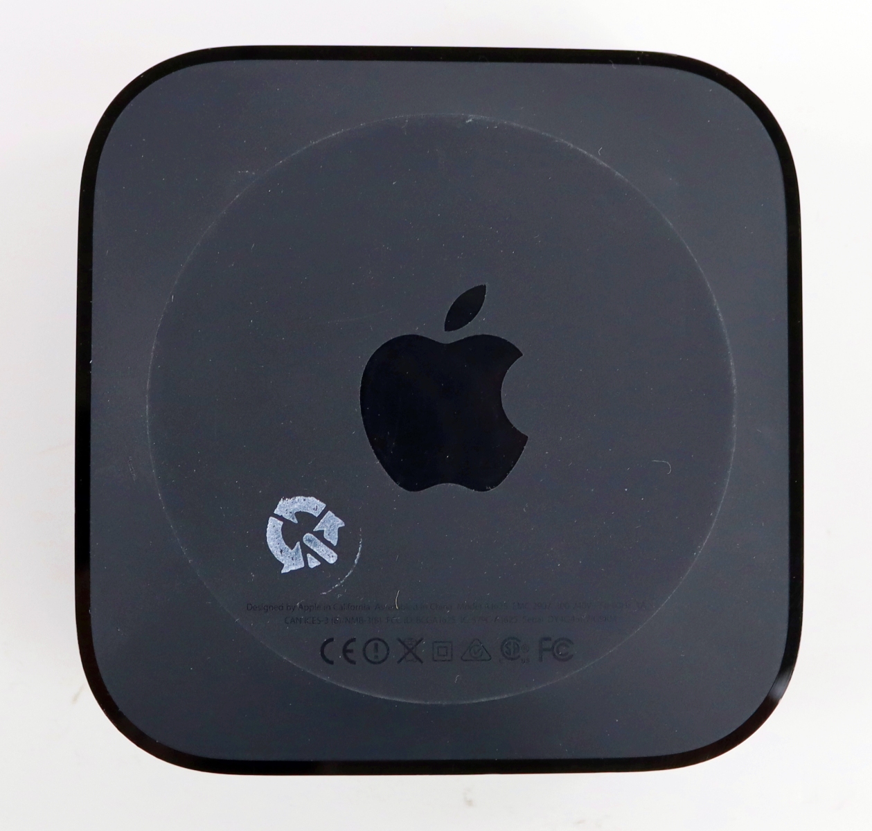 Apple TV HD 4th Gen A1625 Media Streaming Box with Remote