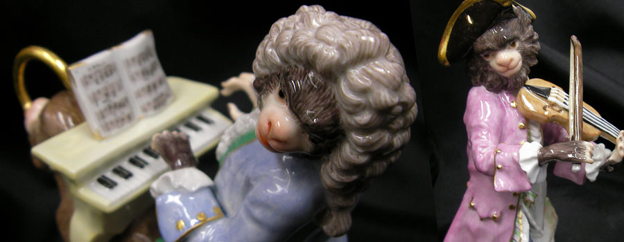 アンティーク ドイツ 正装した猿の楽隊フィギュリン 笛とホルン 人形2