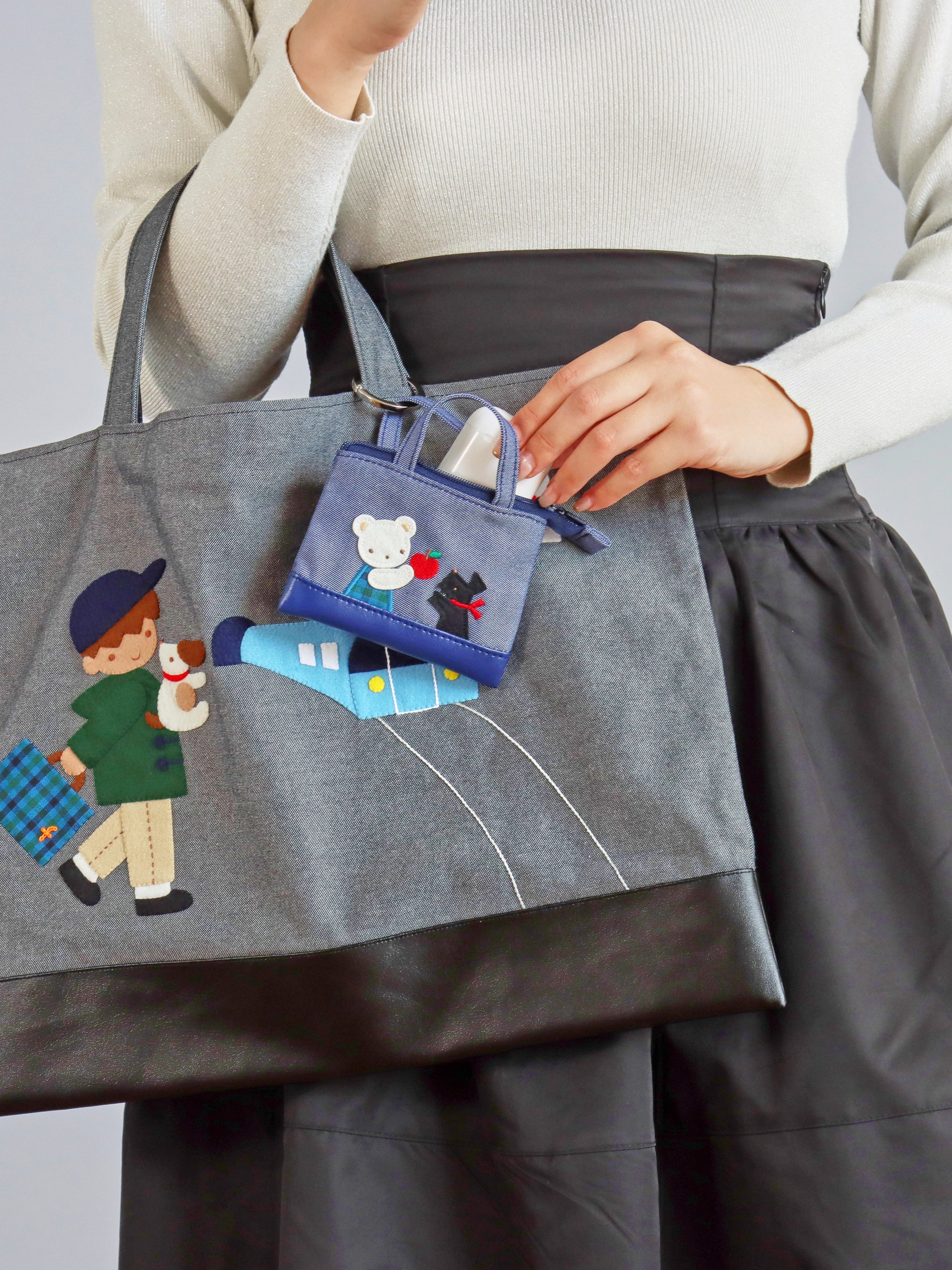 ☆新品未開封☆familiar ファミリア ミニデニムバッグ ネイビー 青