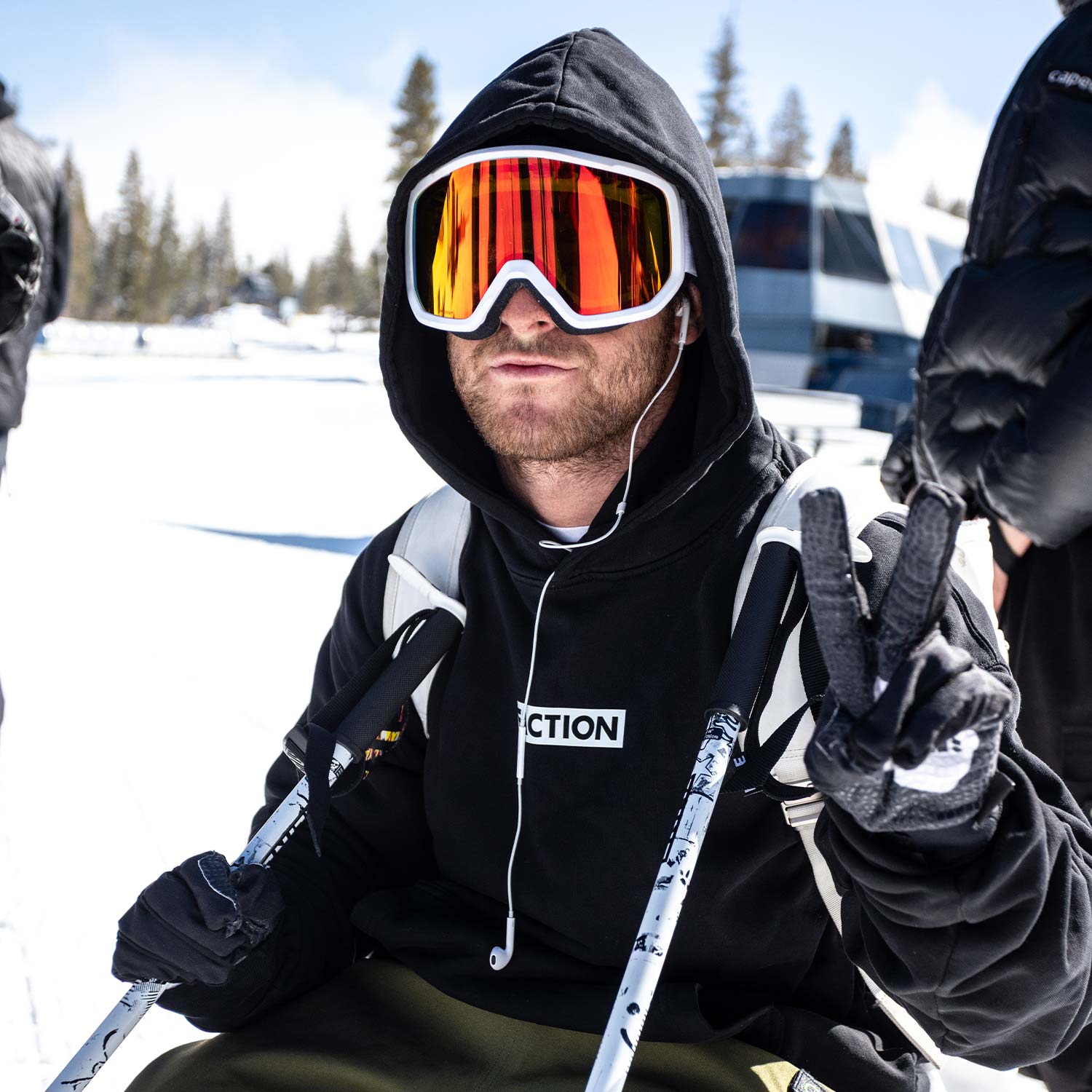 ロゴフーディー | ファクションスキー – Faction Skis