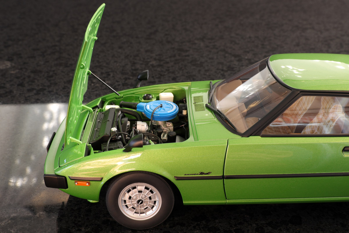 1/18 オートアート AUTOart マツダ サバンナ RX-7 SA Mazda SAVANNA RX