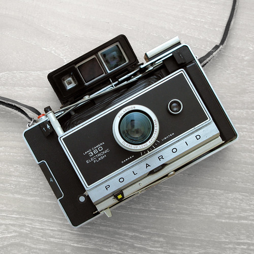 Polaroid Land Camera 360 Electronic Flash - Camera-wiki.org - The