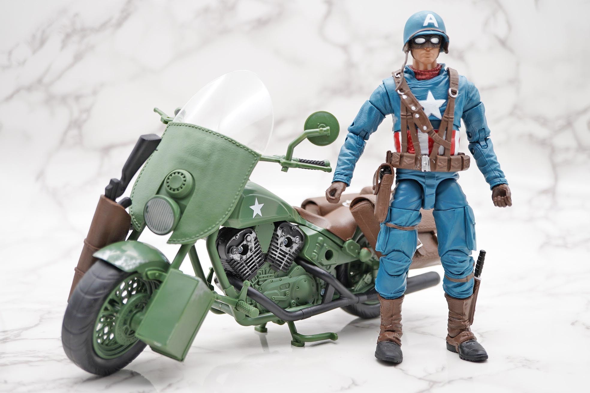 マーベルレジェンド キャプテンアメリカ with バイク】: フィギュア