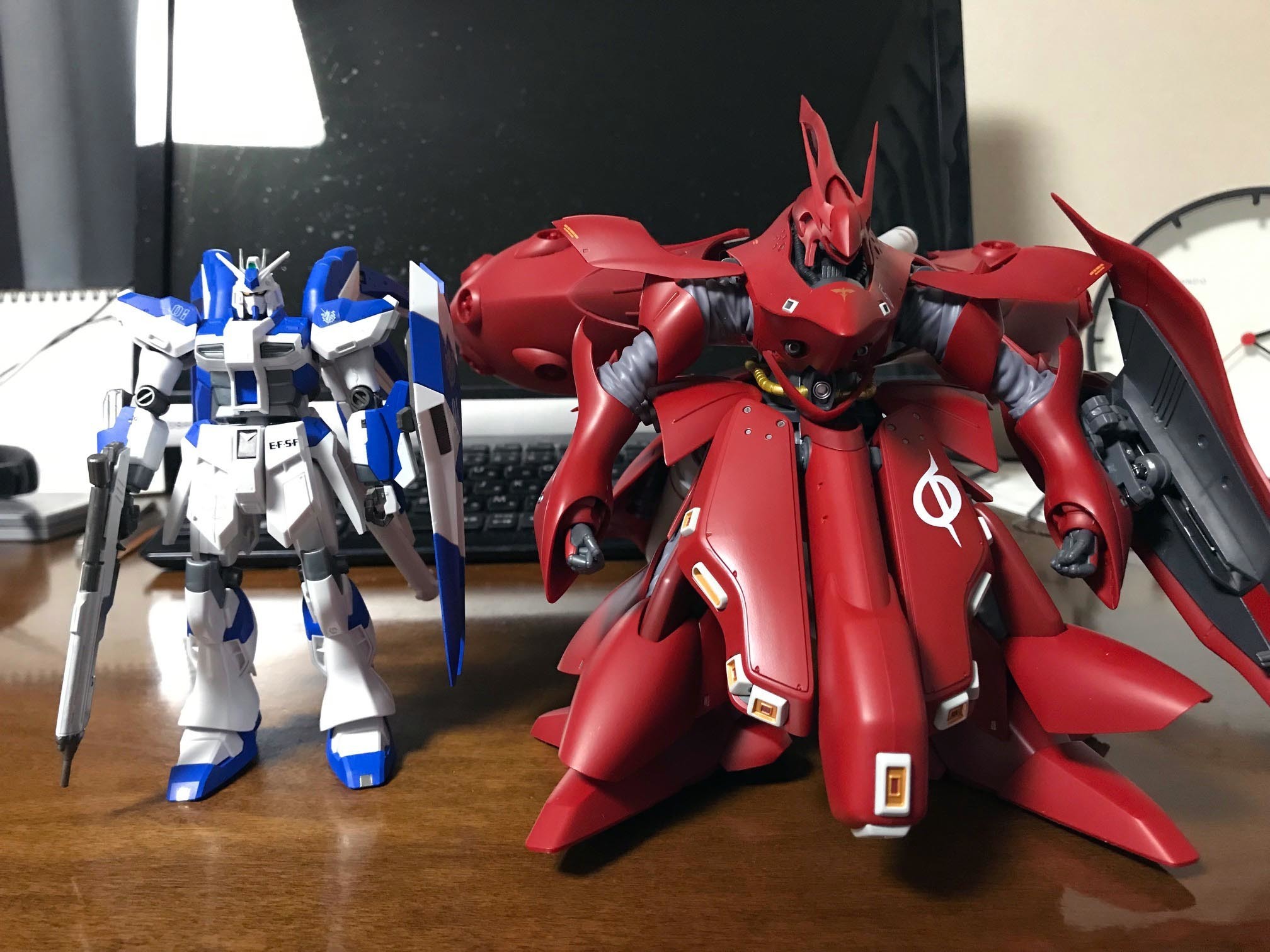 ROBOT魂 Hi-νガンダム & ナイチンゲール（重塗装仕様）セット 【公式通販】