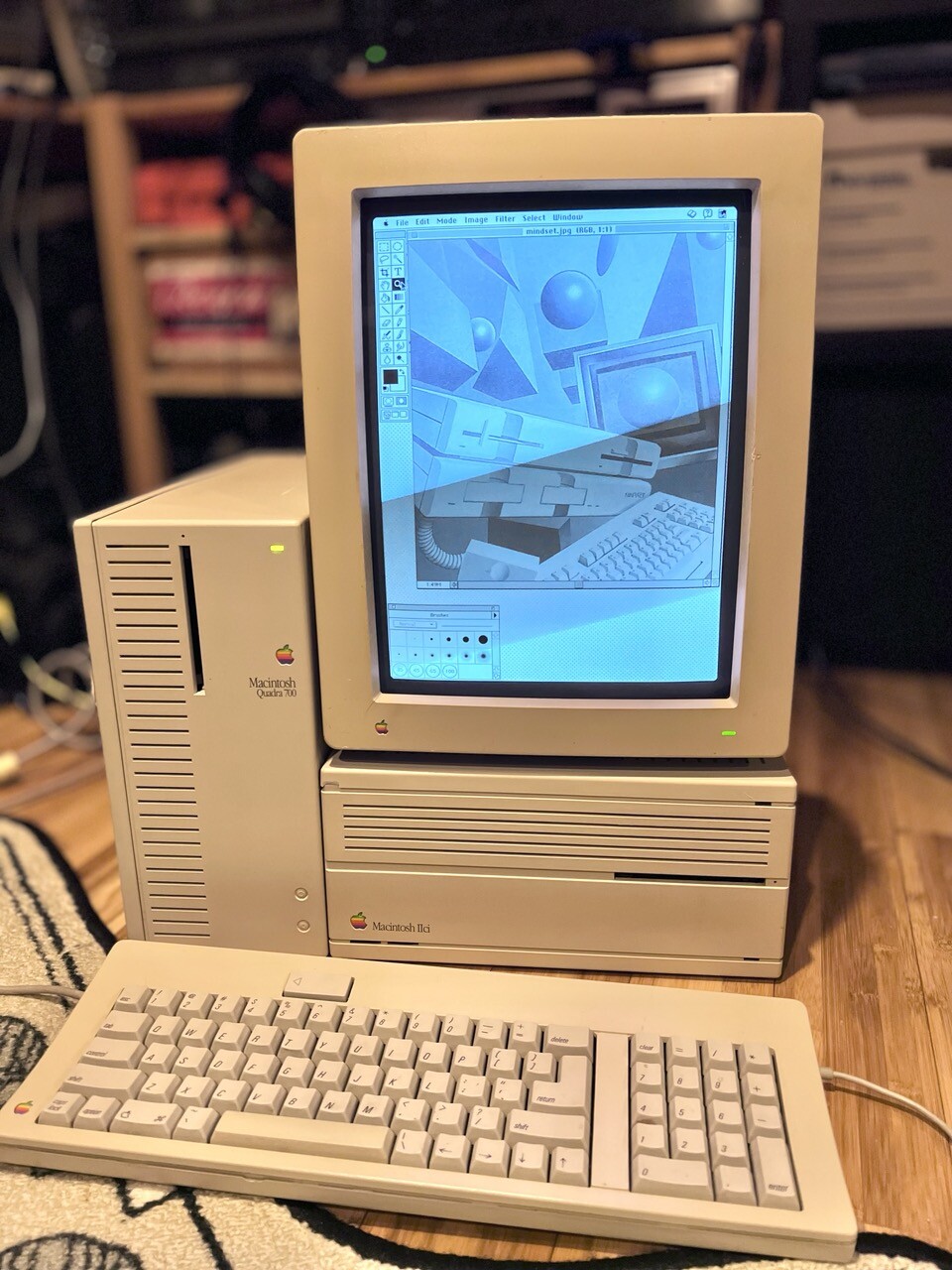 Macデスクトップ old Mac Macintosh IIci Portrait Display Mac