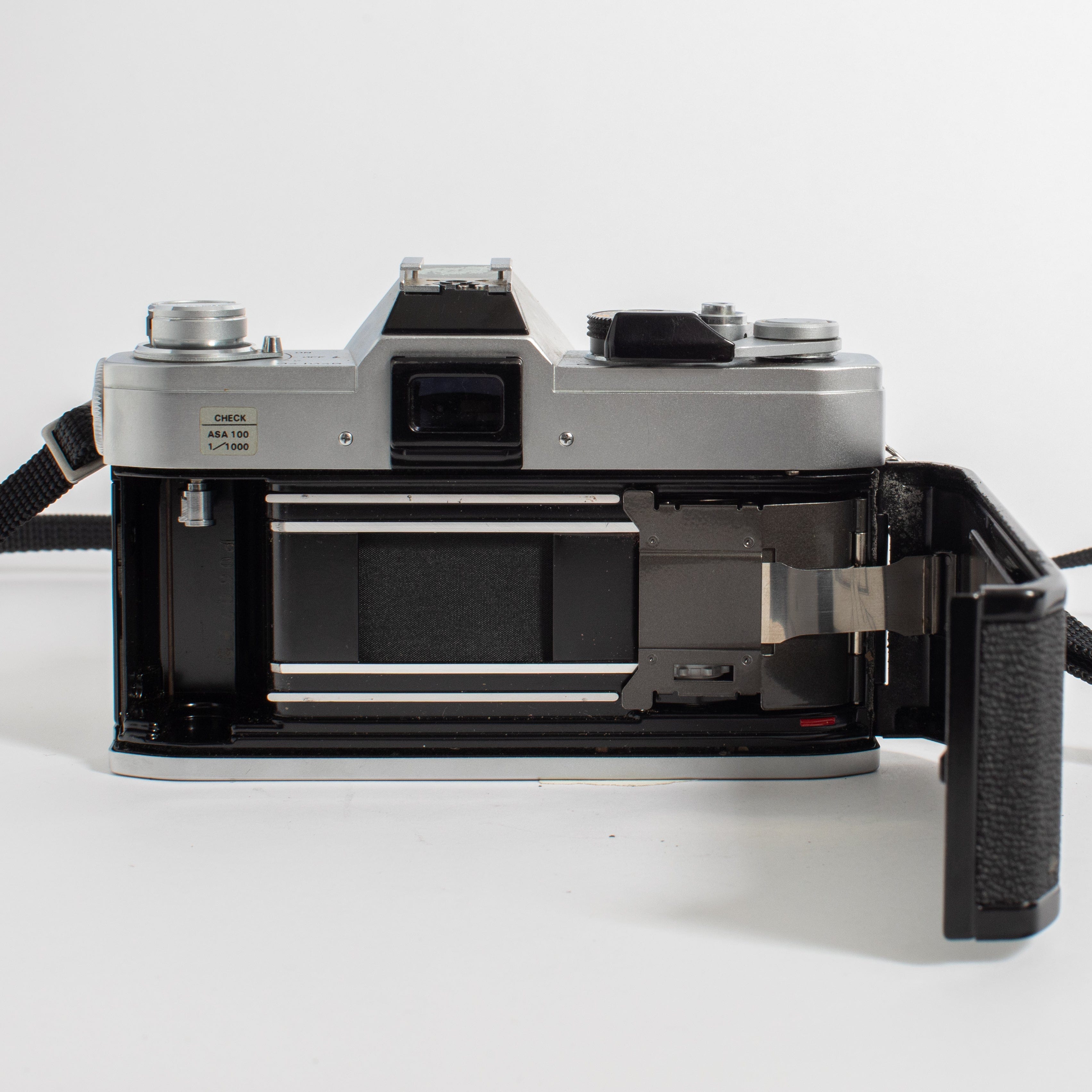 Canon FTb QL w/ FD 50mm f/1.8 S.C. lens – Film Supply Club