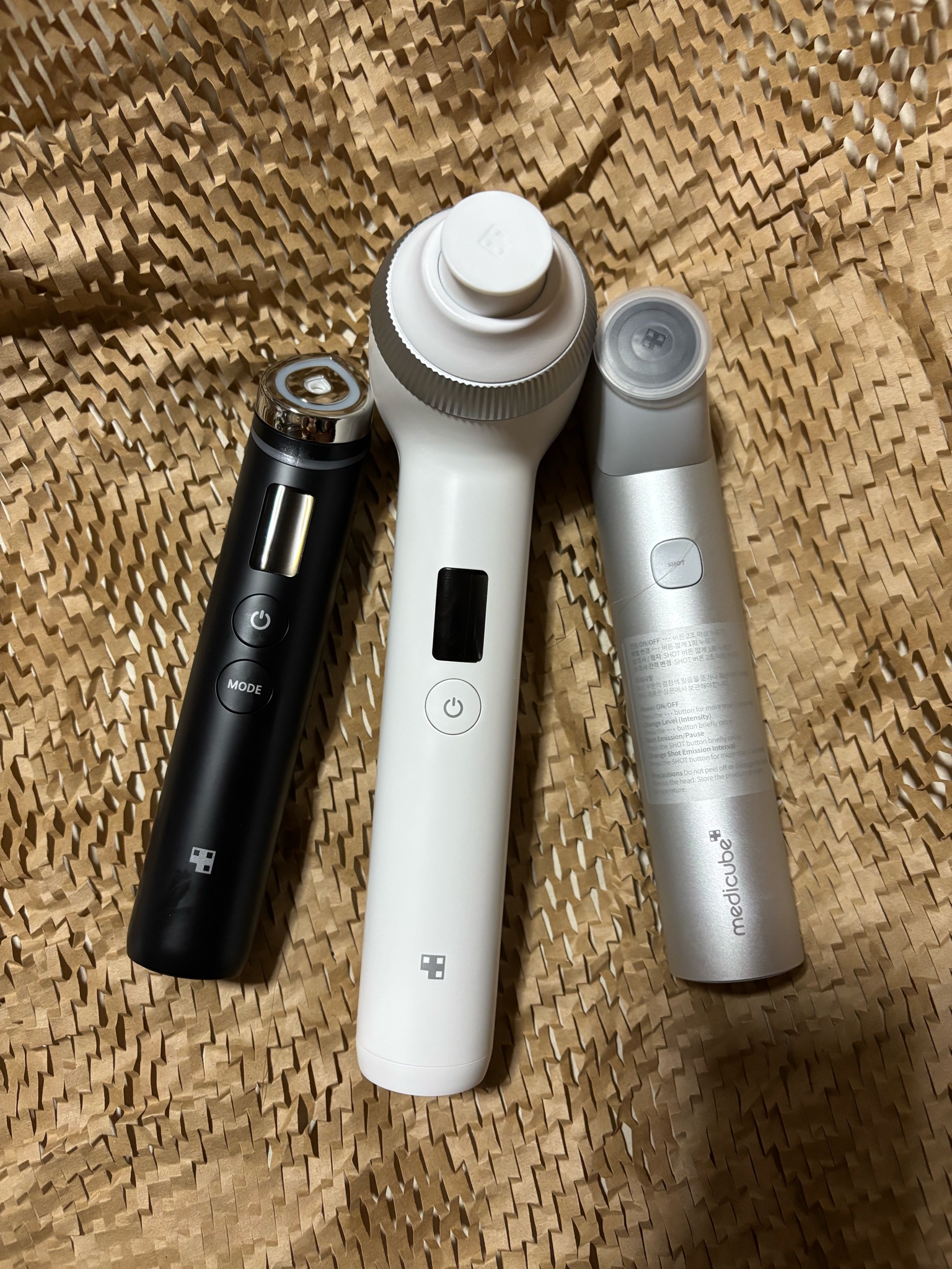 未開封】AGE-R 本物 ハイフォーカスショット medicube メディキューブ