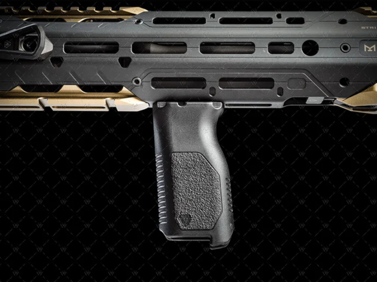 AKX 中古 フォアグリップ 一点式スリング mlokフラッシュライト付き