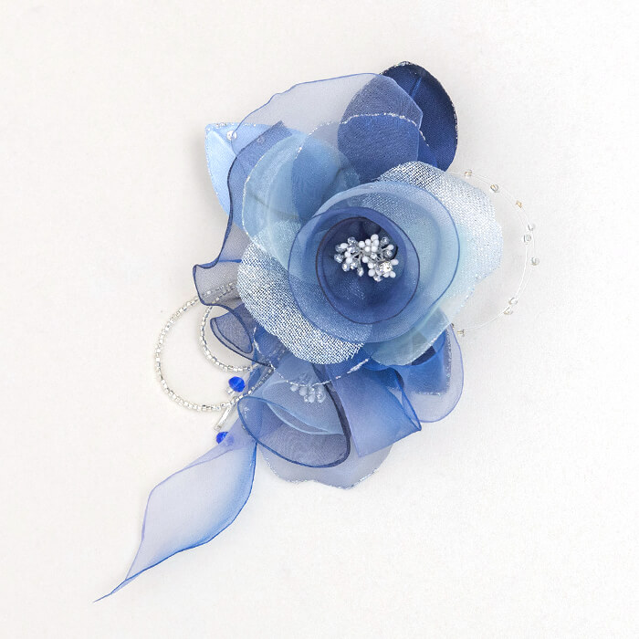 流れるラインのブーケコサージュ ・ブルー｜東京ソワールオンラインストア