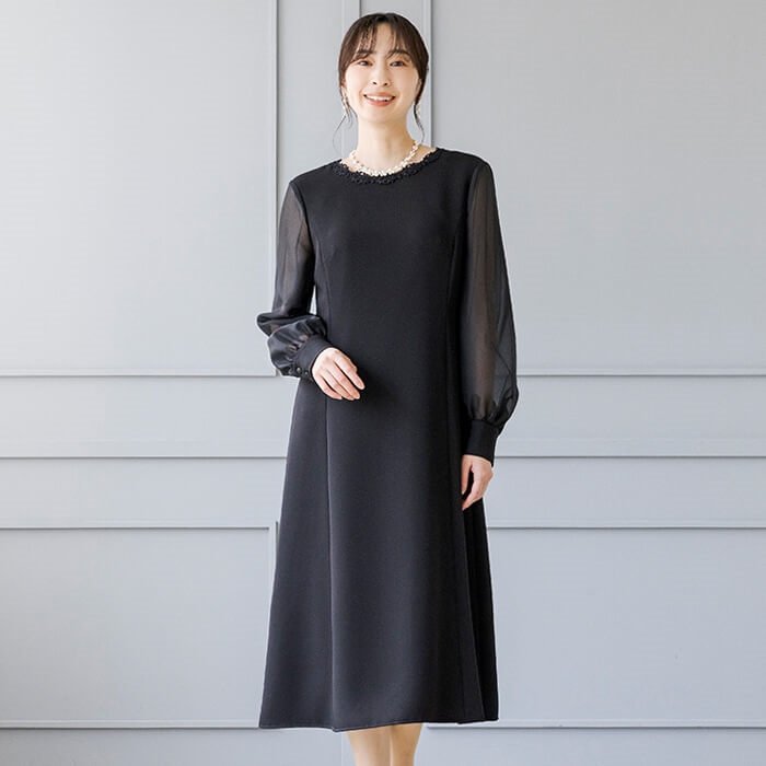 軽やかに気品をまとう大人ドレス 13号・ブラック｜東京ソワール