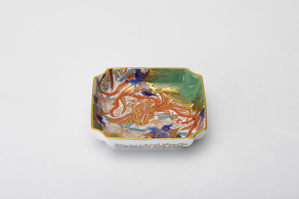 江戸中期 白磁菊花形膾皿 陽刻菊花文様 粉挽 古陶を楽しむ 17cm 大きめ