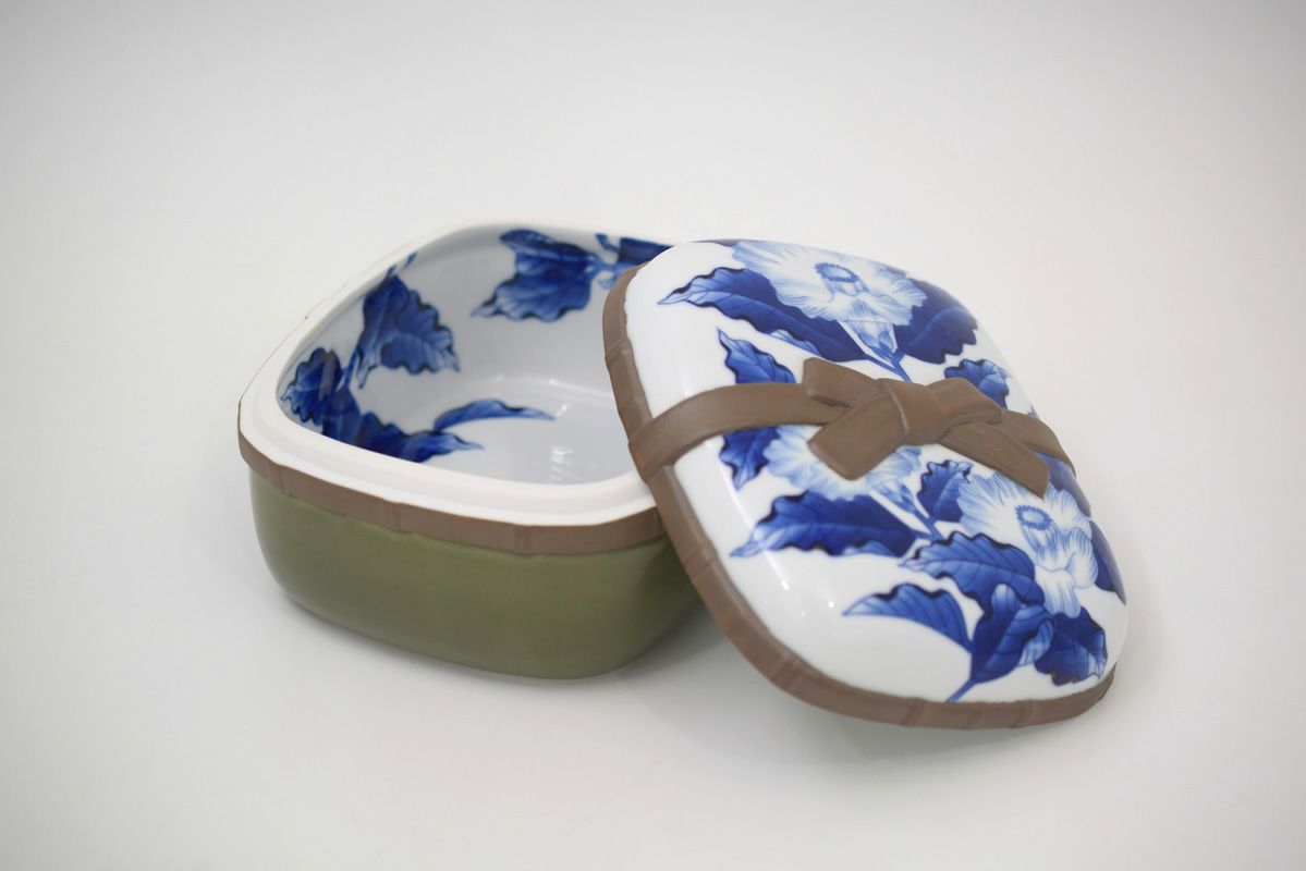 2026年最新Yahoo!オークション □深川製磁 蓋付き 飾り壷 箱付き□