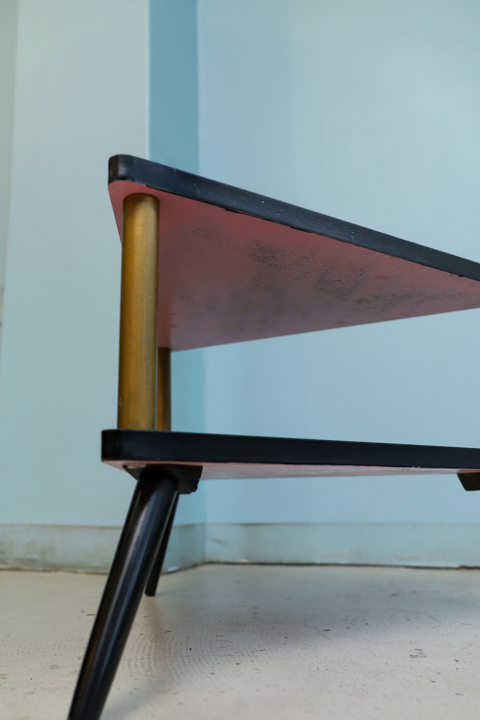 アメリカヴィンテージ トライアングルコーナーテーブル ミッド