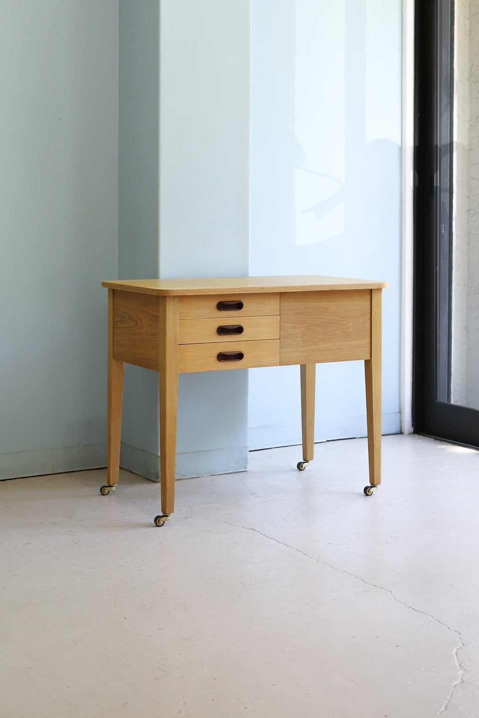 三越製作所】◇電話台◇ヴィンテージ◇ルーマニア製◇オーク材 三越