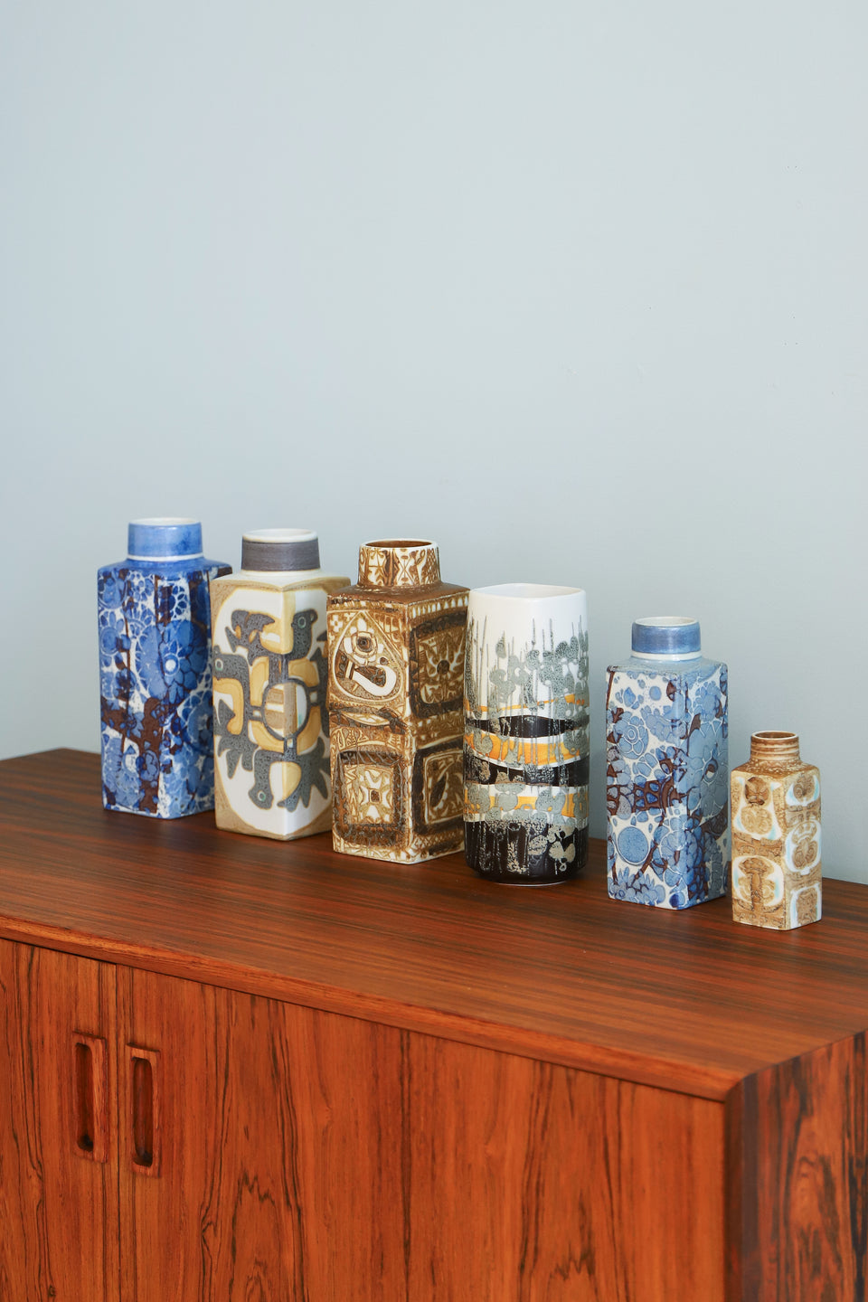 デンマーク製 ロイヤルコペンハーゲン青紫装飾 陶器花瓶 デンマーク製